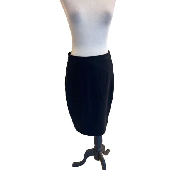 LTD Dresses & Skirts - LTD Women's Exposed Back Zip Lined Career Straight Pencil Skirt Black Size 6